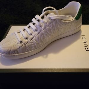 Gucci women's shoes brand new never worn.
